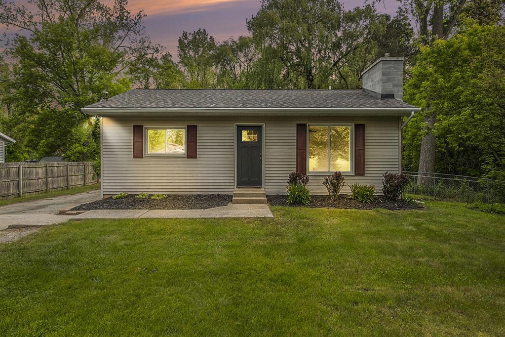 413 7 Mile Road Nw, Comstock Park, Michigan image 1
