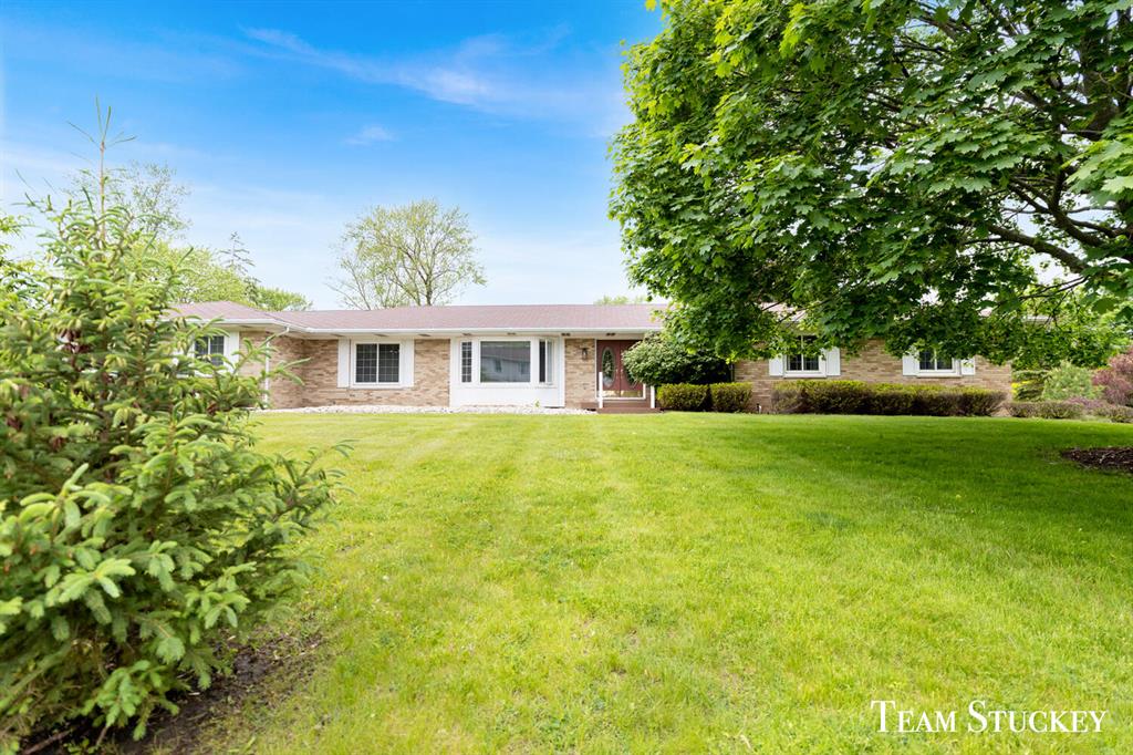 2225 Holiday Lane , Lansing, Michigan image 1