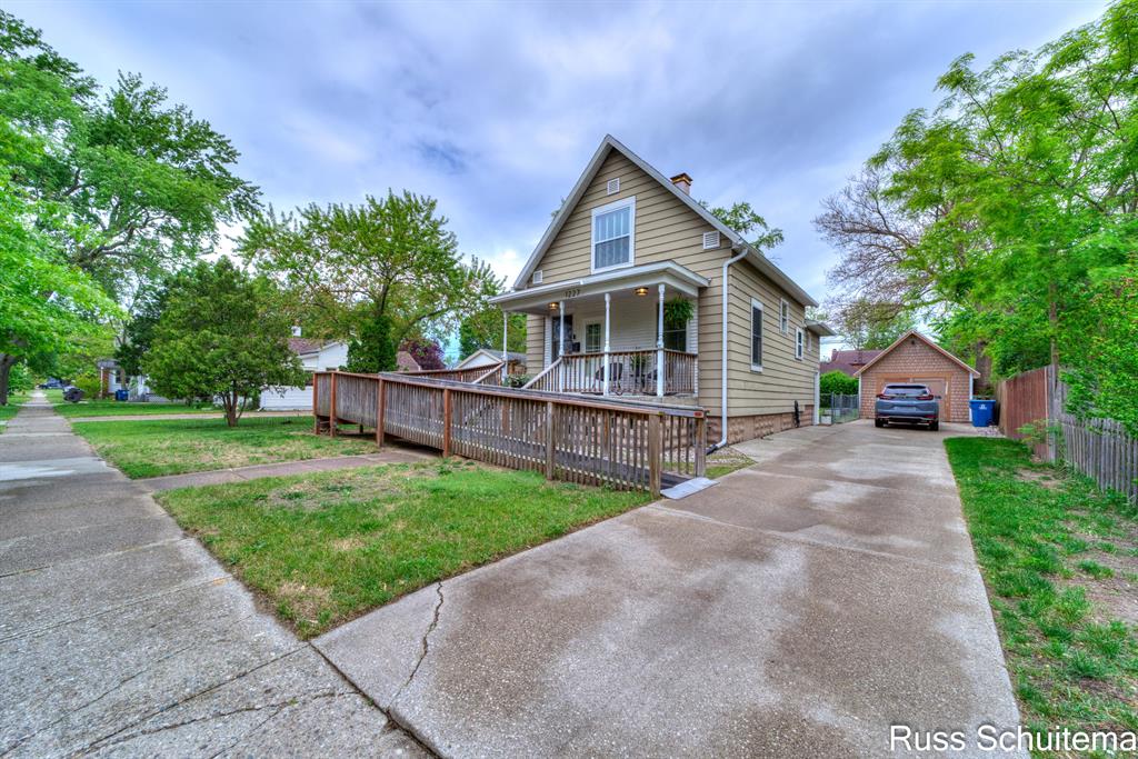 1227 Columbus Avenue , Grand Haven, Michigan image 1