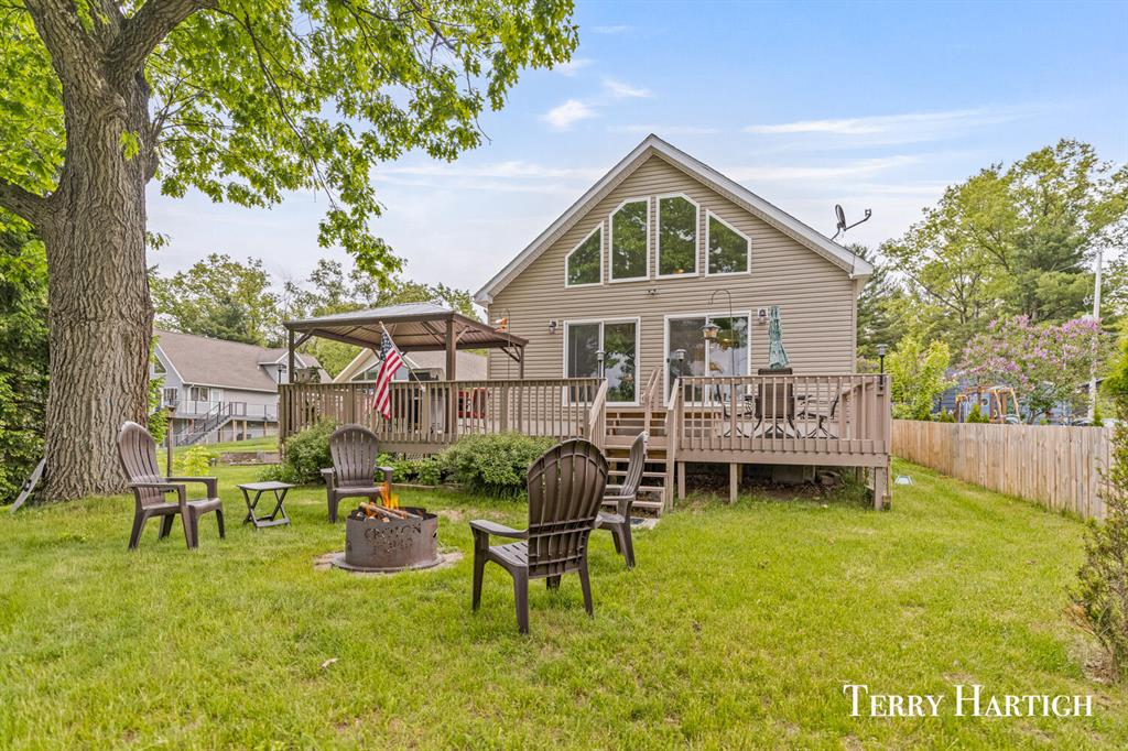5927 S Croton Hardy Drive , Newaygo, Michigan image 1