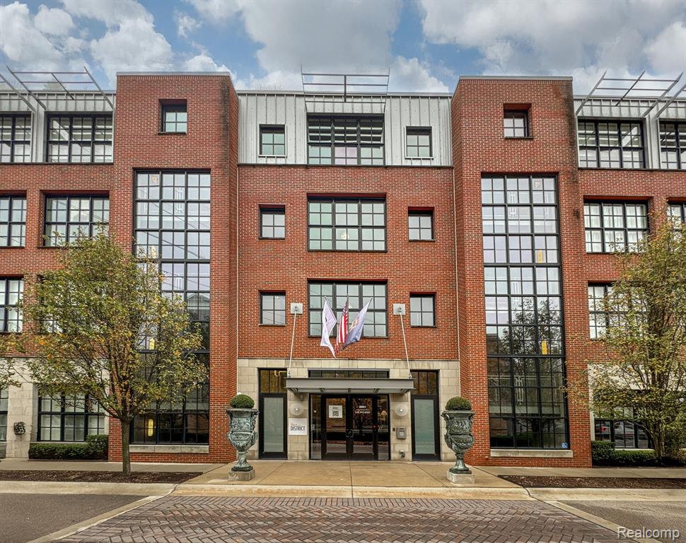 2051 Villa Road  #203, Birmingham, Michigan image 1
