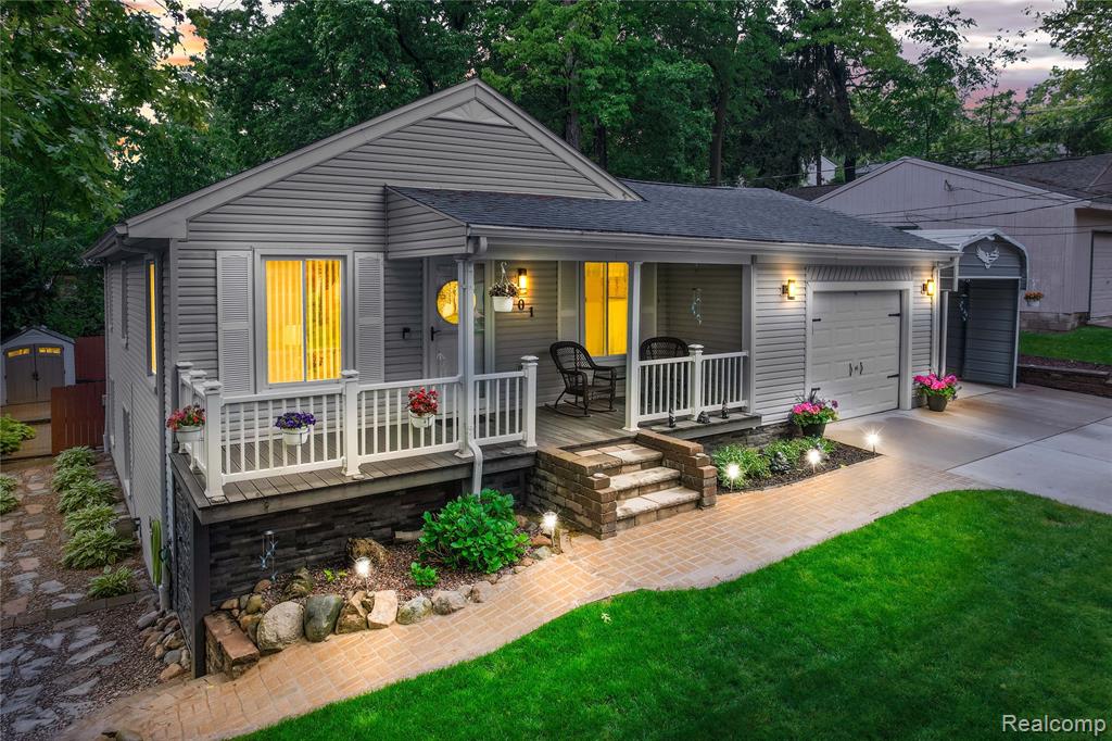 901 Ridge Road , Lake Orion, Michigan image 1