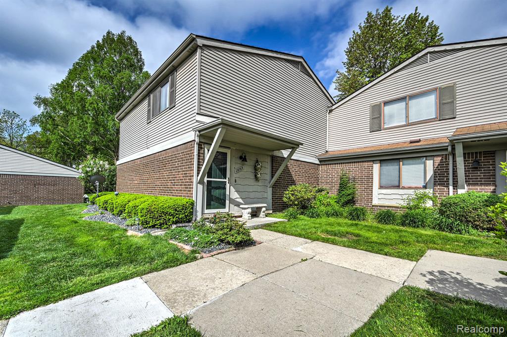 29765 Farmbrook Villa Lane , Southfield, Michigan image 1