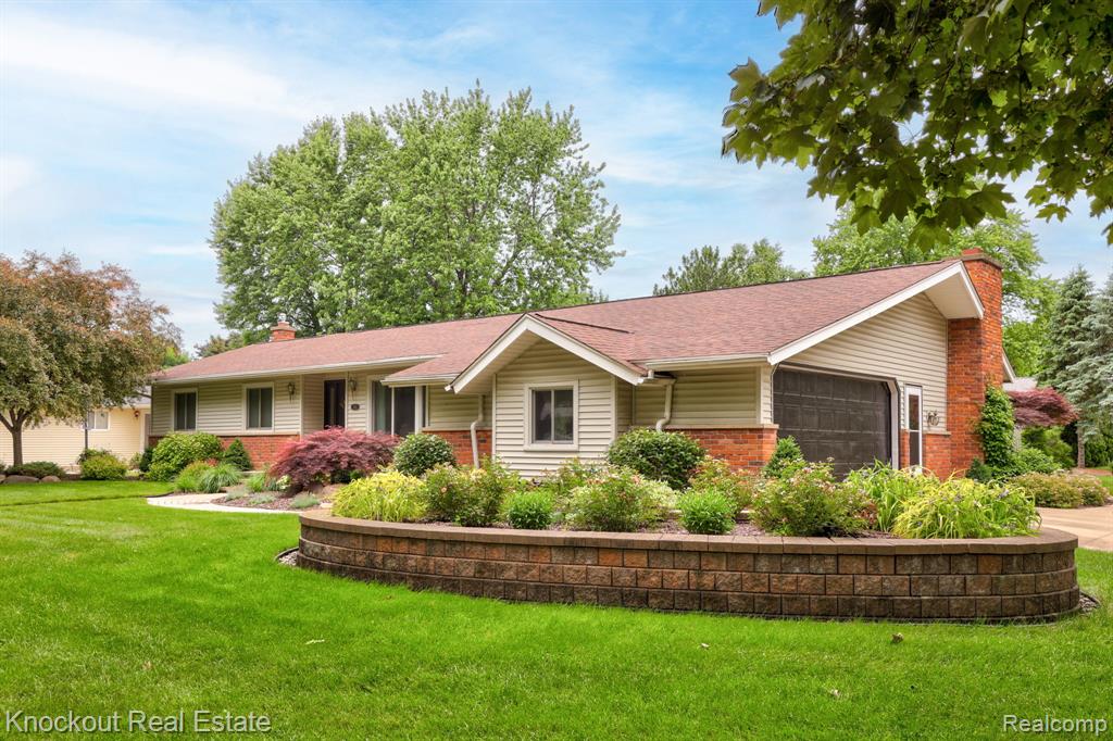 168 Franconian Drive S, Frankenmuth, Michigan image 1