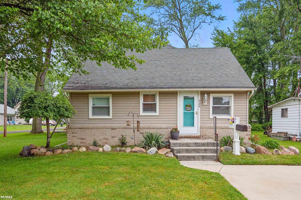 724 Columbia Street , Algonac, Michigan image 1