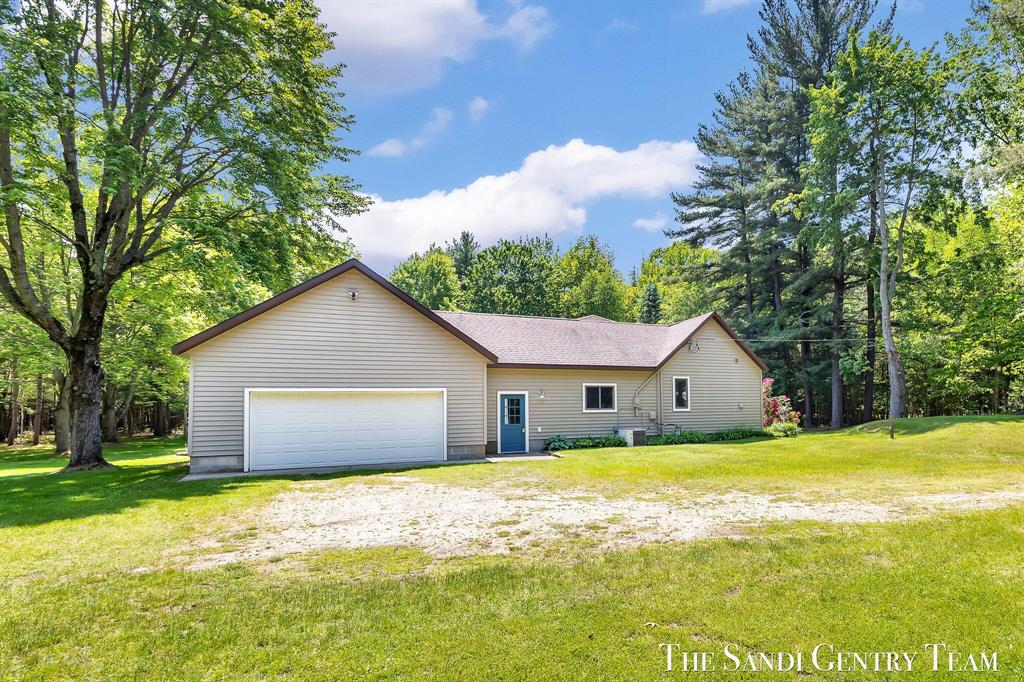 7120 Quarterline Road , Spring Lake, Michigan image 1