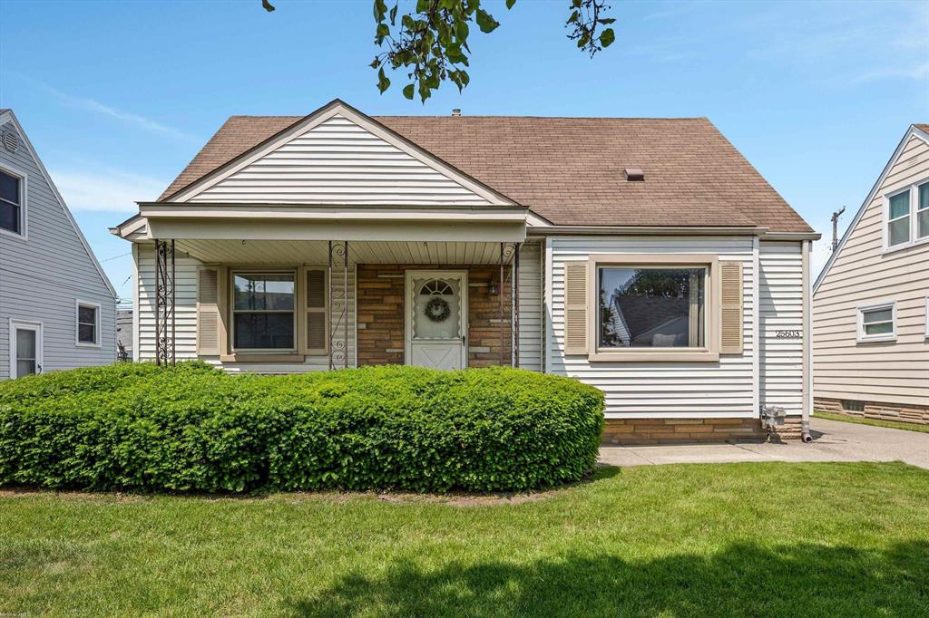 25603 Fortuna Street , Roseville, Michigan image 1