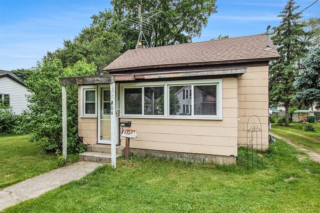 204 Clinton Street , Dowagiac, Michigan image 1