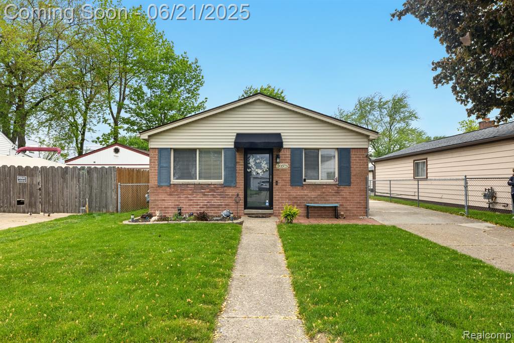 20373 Voiland Street , Roseville, Michigan image 1
