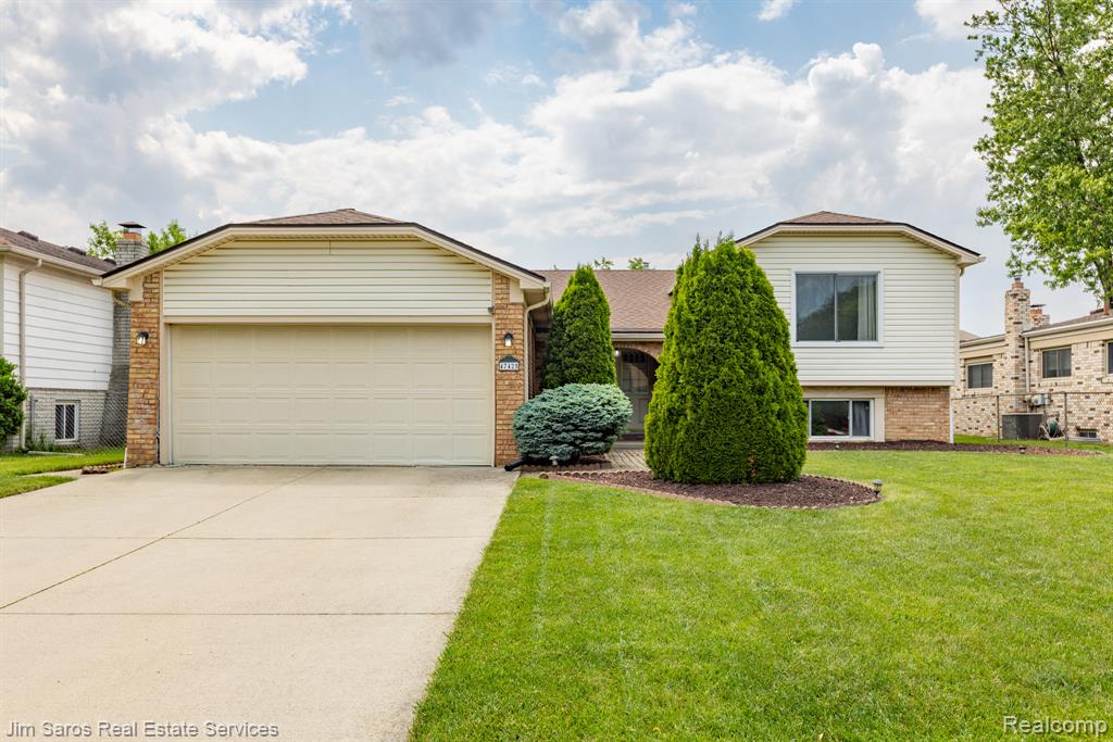 47425 Barbara Road , Macomb, Michigan image 1