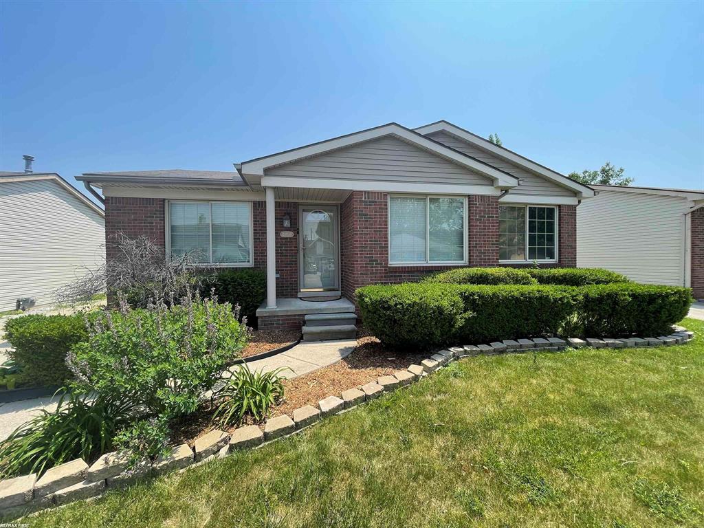 28930 Waverly Street , Roseville, Michigan image 1