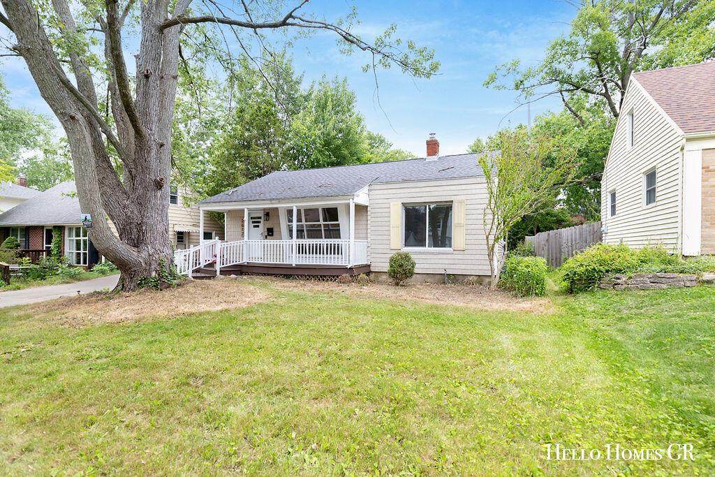 2617 Richards Drive Se, East Grand Rapids, Michigan image 1