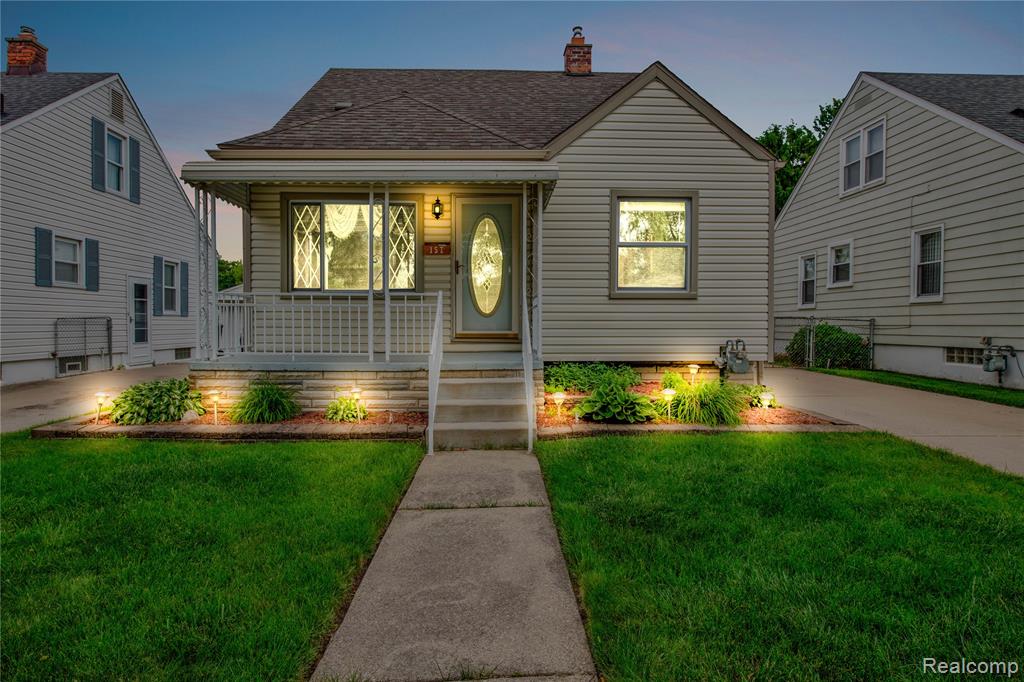 157 Cleveland Street , Trenton, Michigan image 1