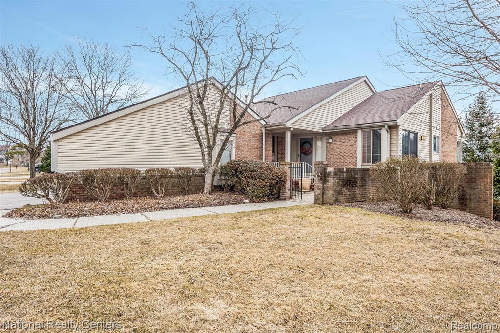 29100 E Chanticleer Drive , Southfield, Michigan image 1