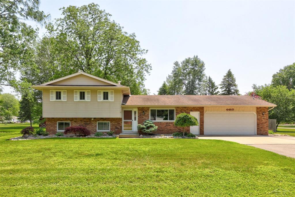 4460 Meadowbrook Lane , Freeland, Michigan image 1