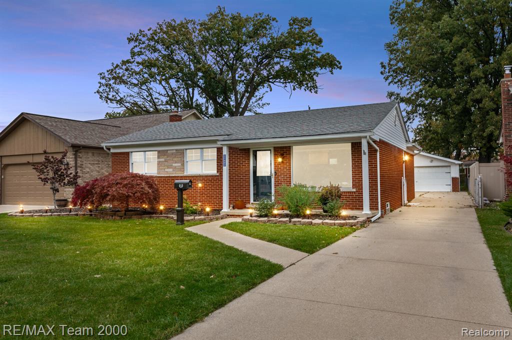 21601 Lakeland Street , St. Clair Shores, Michigan image 1