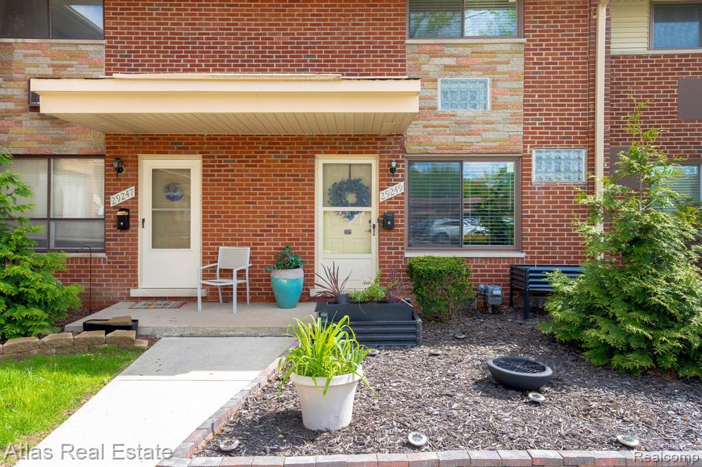 29249 Tessmer Court  #97, Madison Heights, Michigan image 1