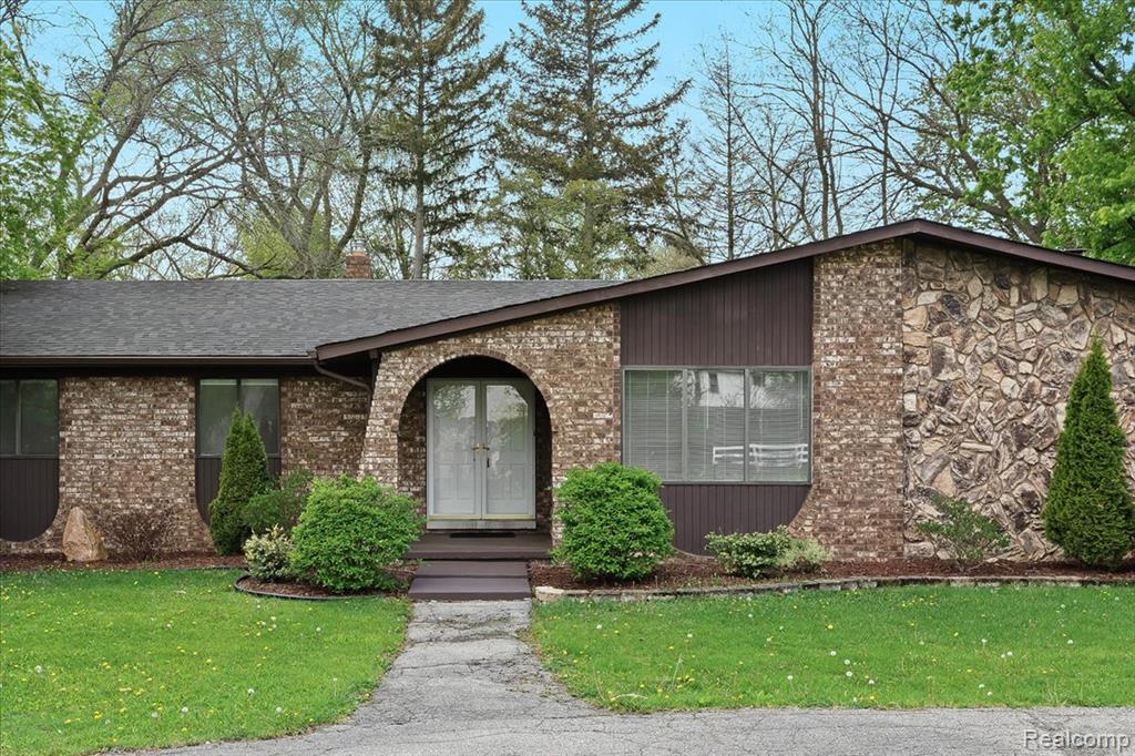 20937 Halsted Road , Farmington Hills, Michigan image 1