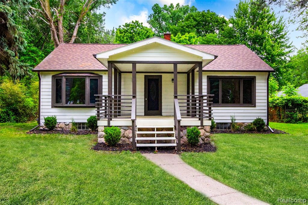 19355 Mckinnon Street , Roseville, Michigan image 1