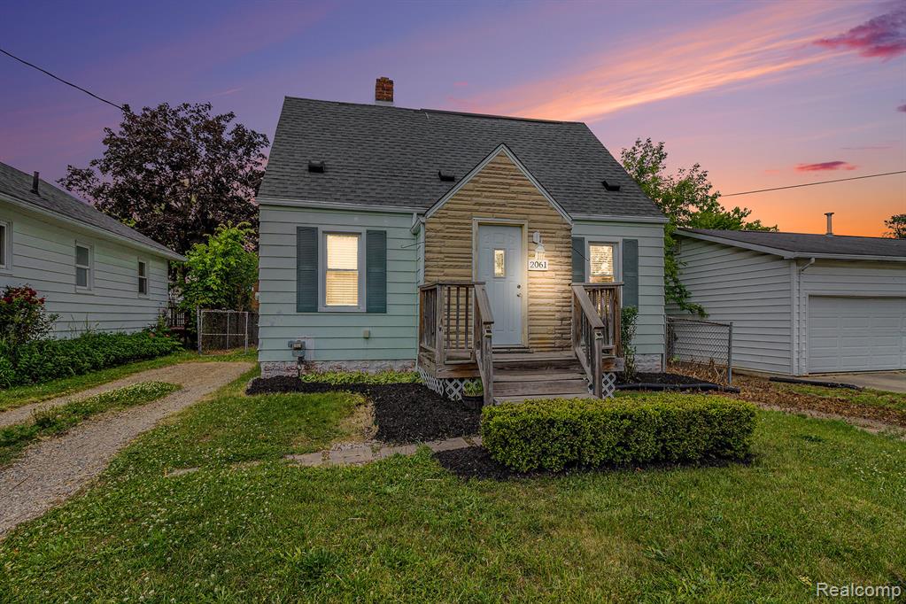 2061 E Boatfield Avenue , Burton, Michigan image 1