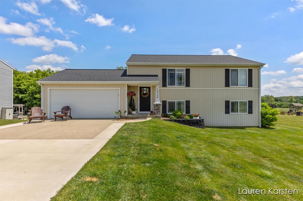 14734 Crescent Meadows Drive , Cedar Springs, Michigan image 1