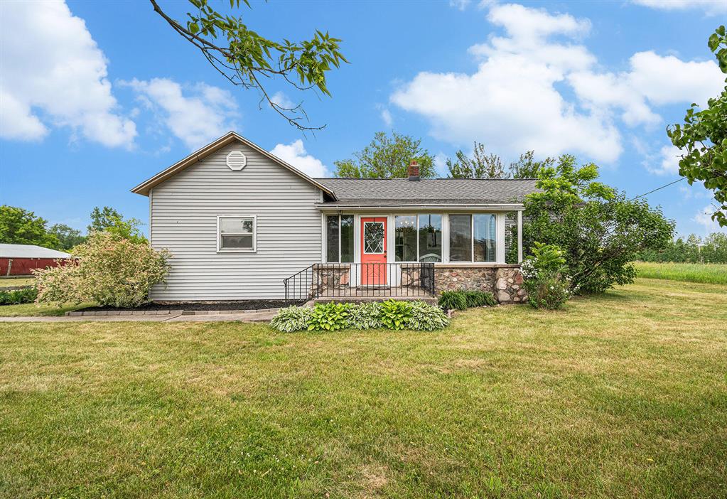 14711 White Creek Avenue Ne, Cedar Springs, Michigan image 1