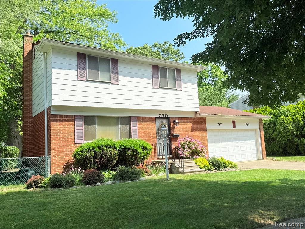 570 Clinton River Drive , Mt. Clemens, Michigan image 1
