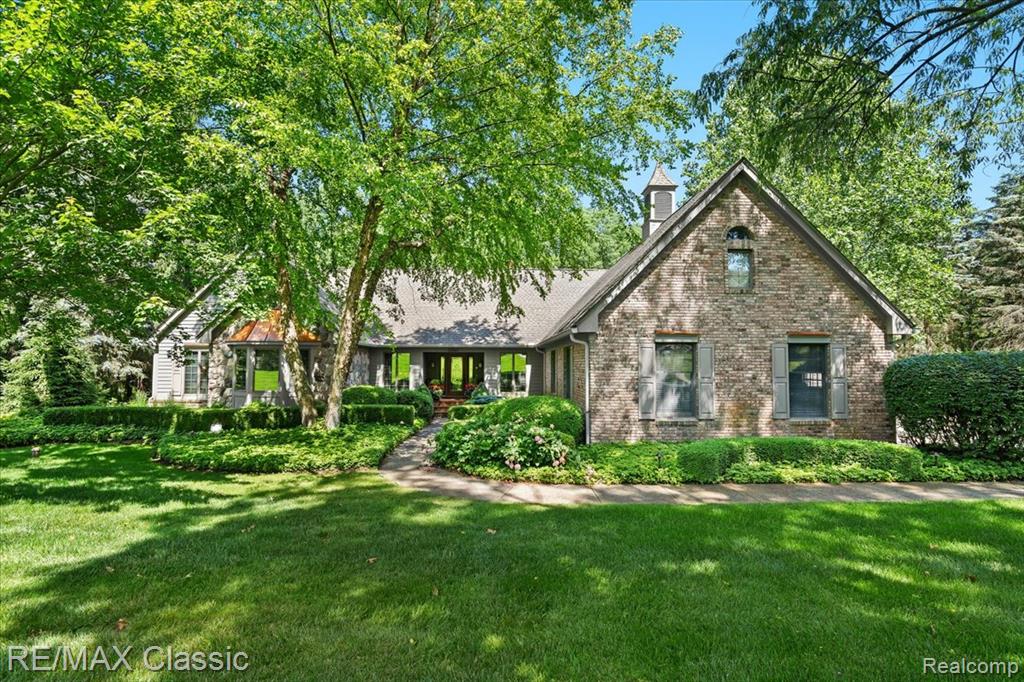 1245 Oak Hollow Drive , Milford, Michigan image 1