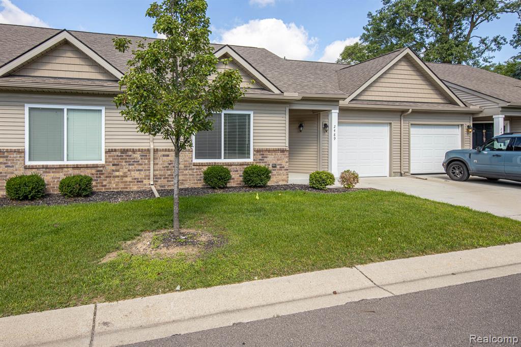 2489 Hatchery Crossing Drive , Waterford, Michigan image 1