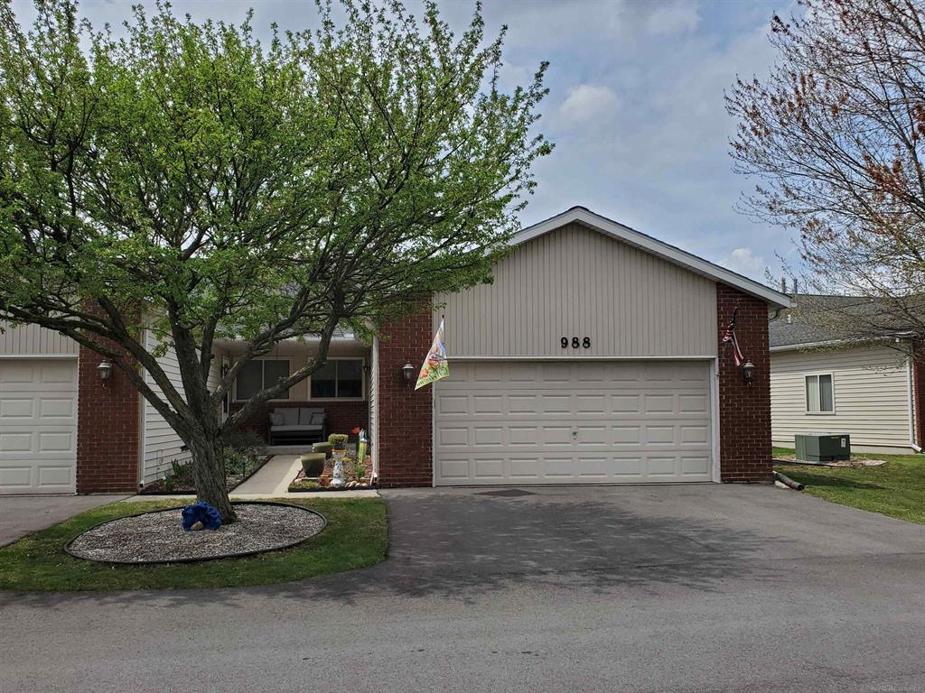 988 St. Joseph Lane , Marysville, Michigan image 1