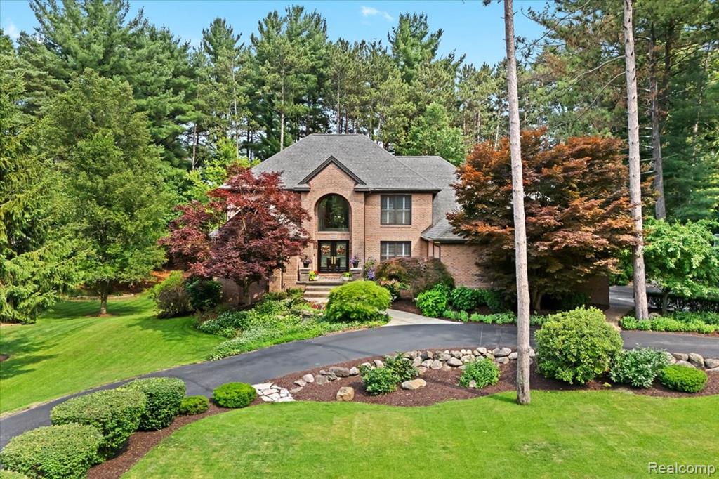 5523 Hidden Pines Drive , Brighton, Michigan image 1