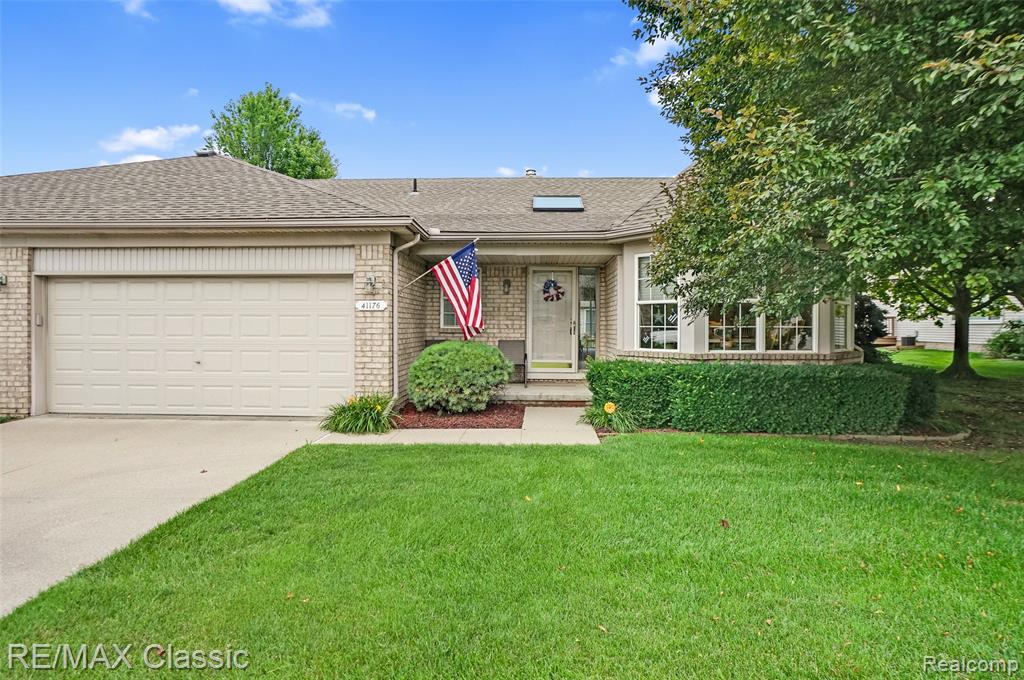 41176 Greenspire Dr   #8, Clinton Township, Michigan image 1