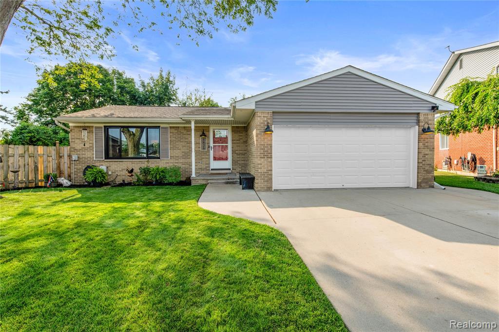 4826 Evans Court , Trenton, Michigan image 1