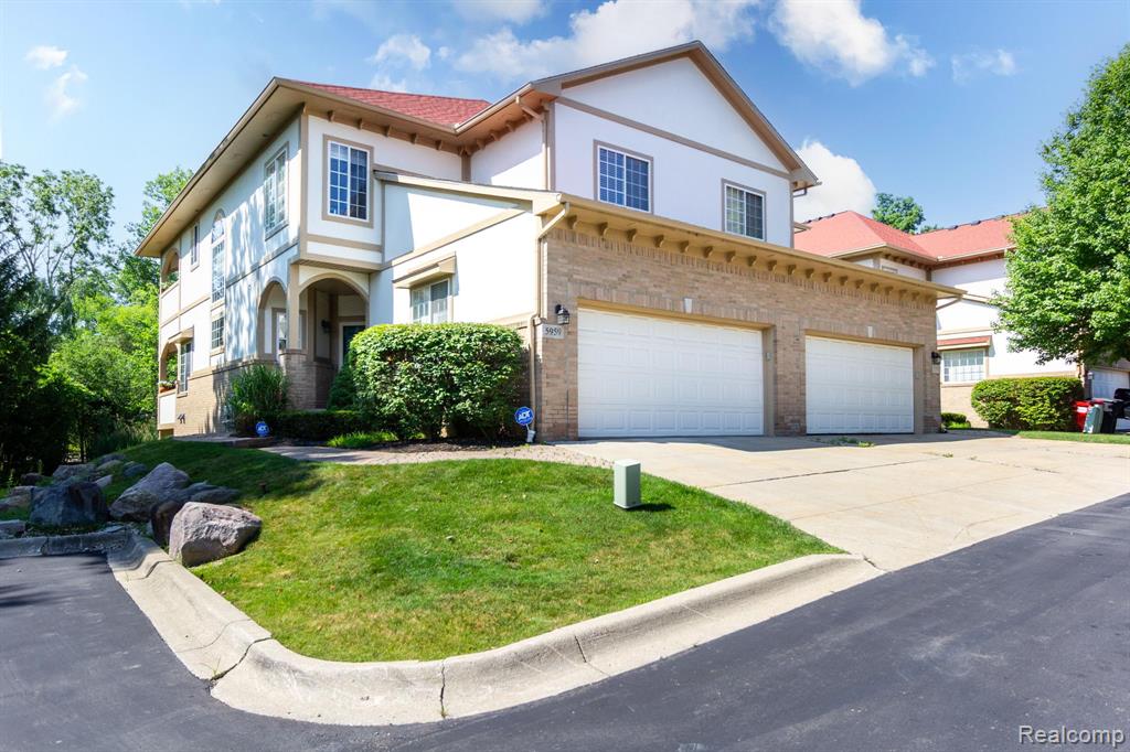 5959 Bella Vista Drive , West Bloomfield, Michigan image 1