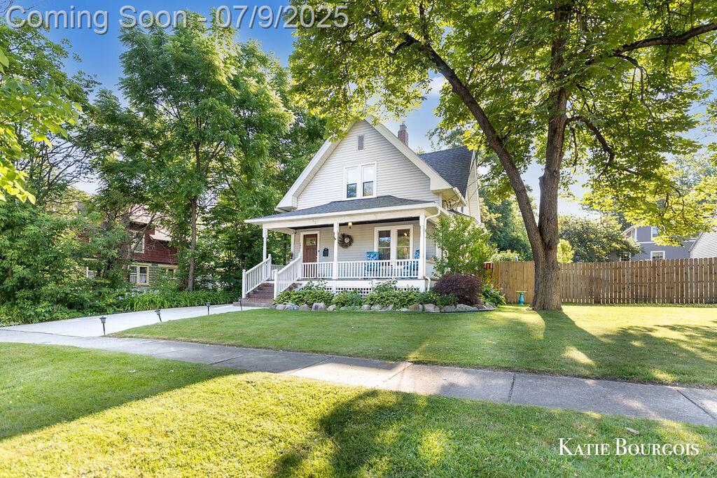 140 S Monroe Street Ne, Rockford, Michigan image 1