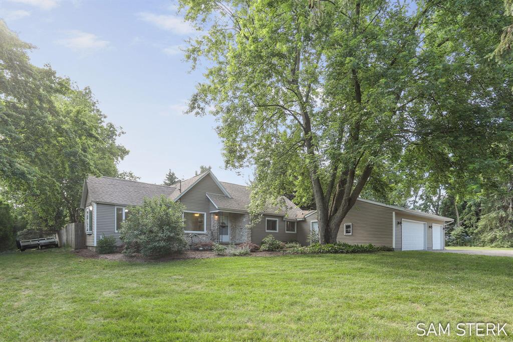 6780 Northland Drive Ne, Rockford, Michigan image 1