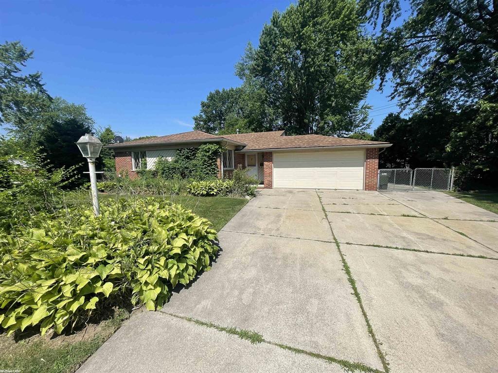 11261 Alwardt Drive , Sterling Heights, Michigan image 1