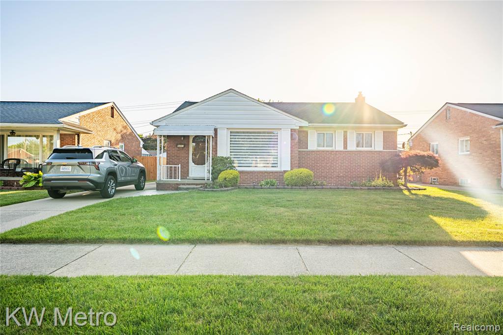 8487 Salem Lane , Dearborn Heights, Michigan image 1