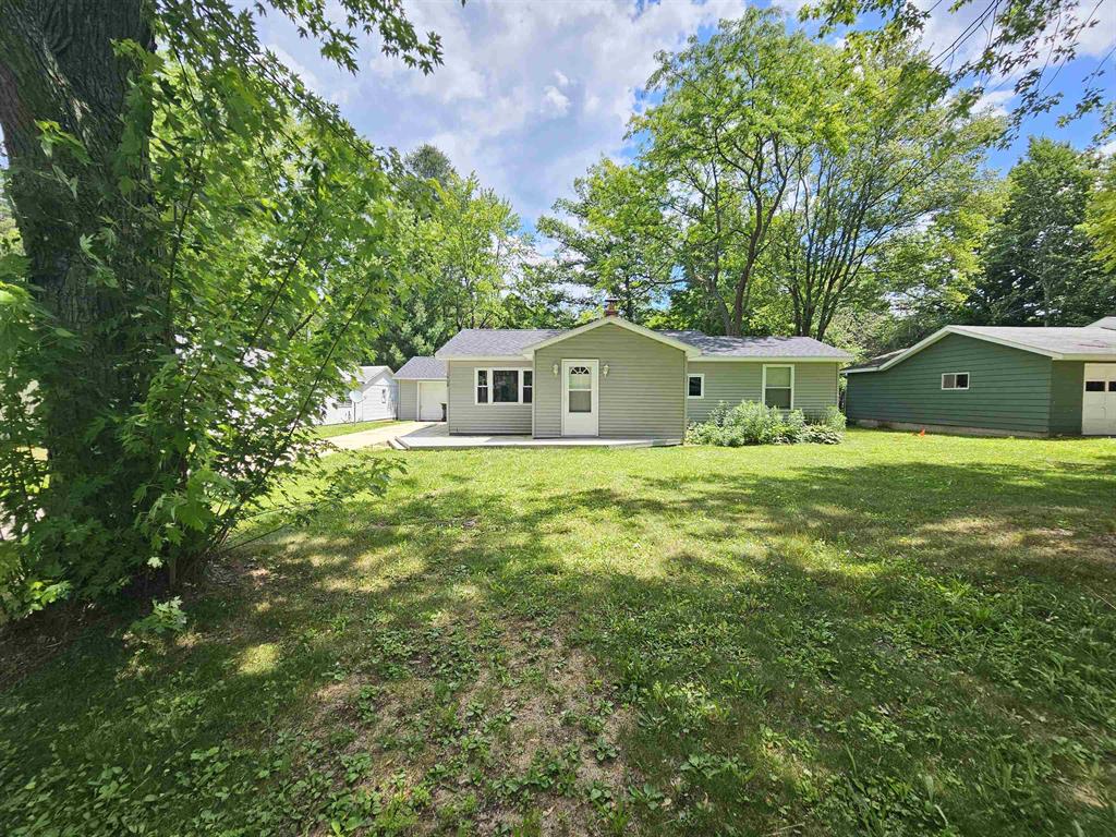 1905 S Mayflower Avenue , Lake City, Michigan image 1