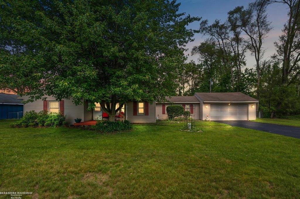 560 Laguna Drive , Wolverine Lake, Michigan image 1