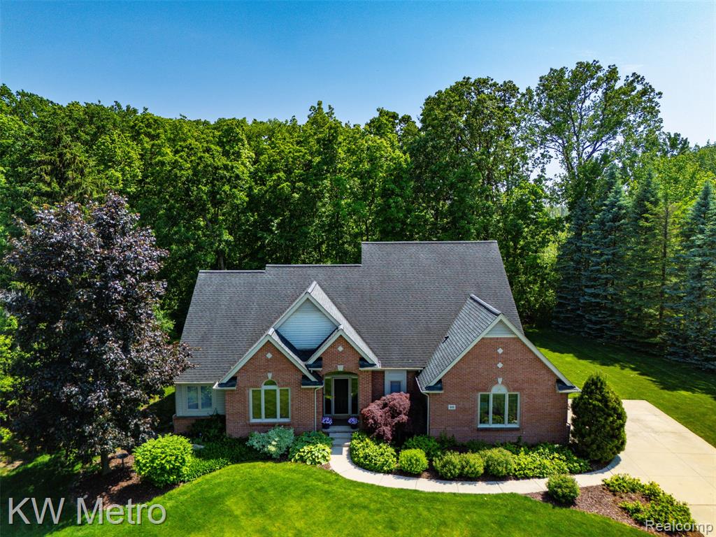 510 Roxbury Drive , Lake Orion, Michigan image 1