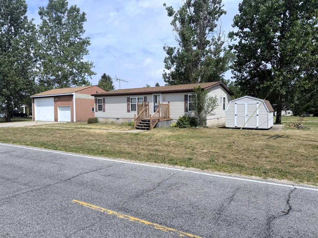 488 Willow Street , Howard City, Michigan image 1