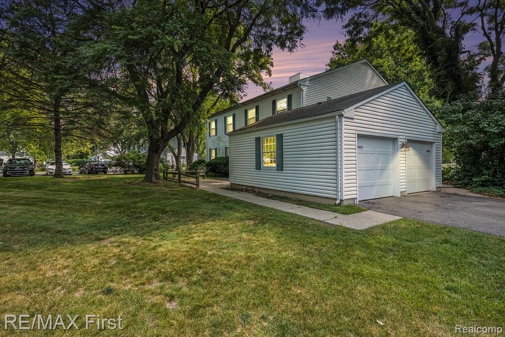 38683 Bayside Court  #118, Clinton Township, Michigan image 1