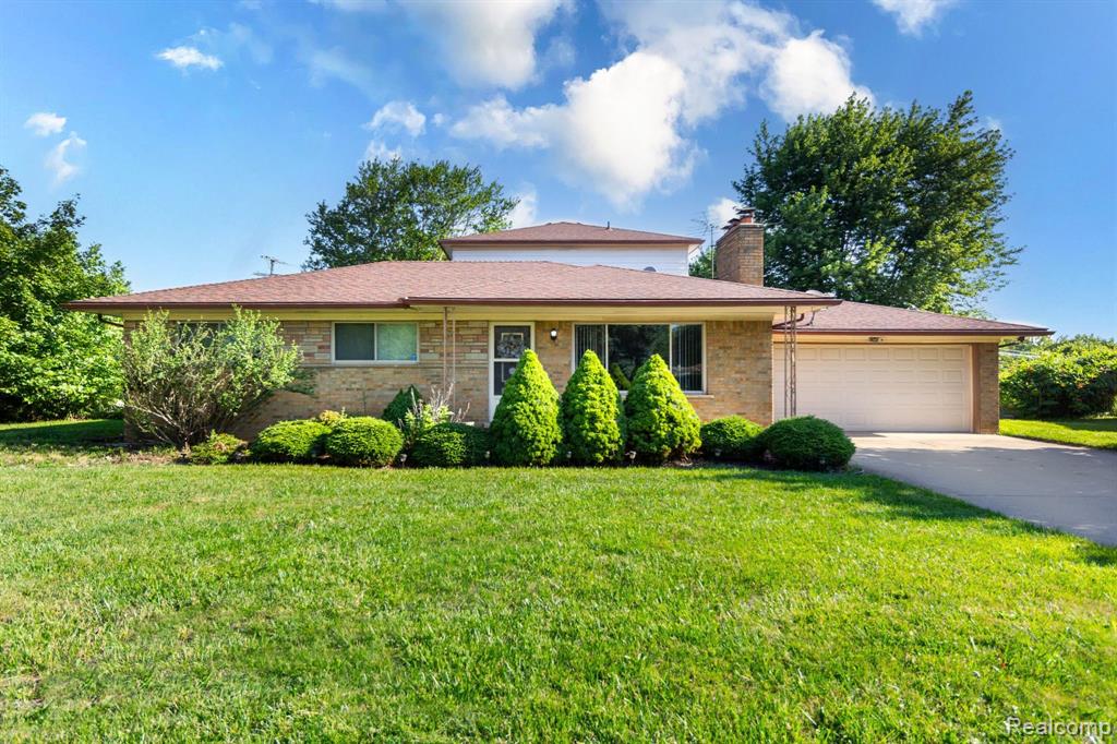 8345 E 14 Mile Road , Sterling Heights, Michigan image 1