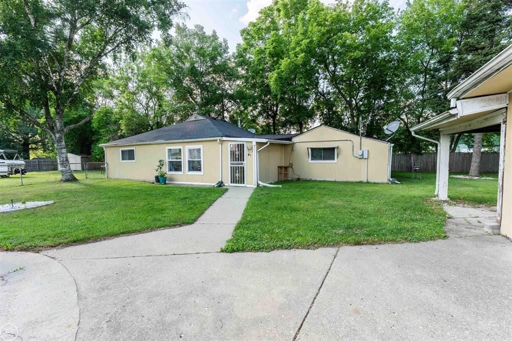 3949 Dallas Avenue , Warren, Michigan image 1