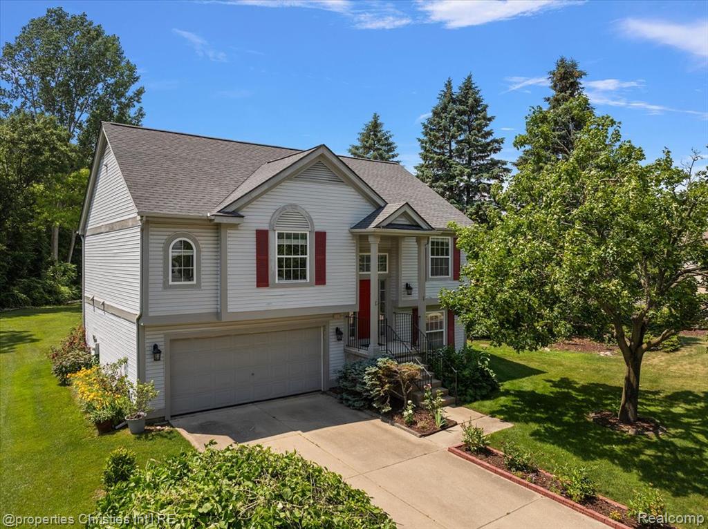 6873 Fox Lane , Waterford, Michigan image 1
