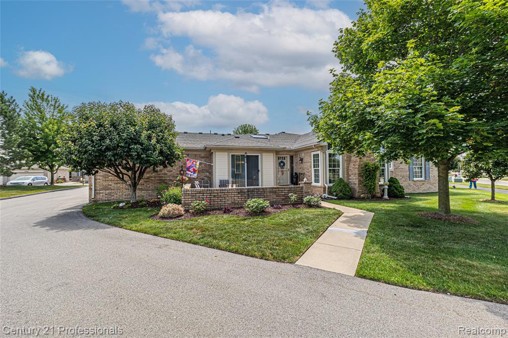 50323 Highpoint Court , Macomb, Michigan image 1