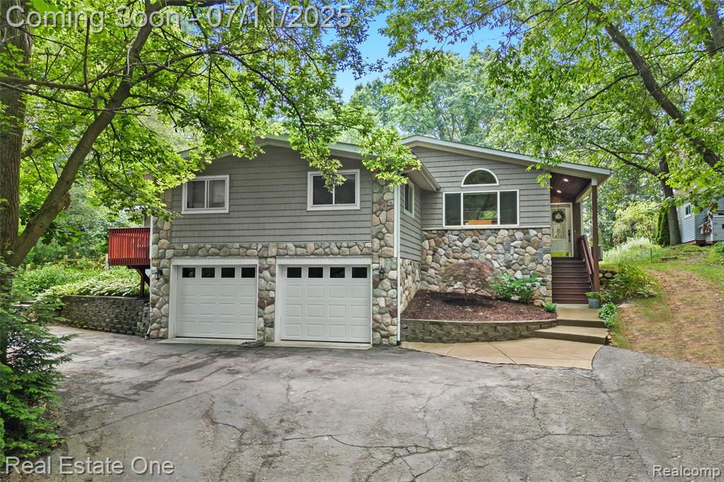 4217 Link Avenue , Brighton, Michigan image 1