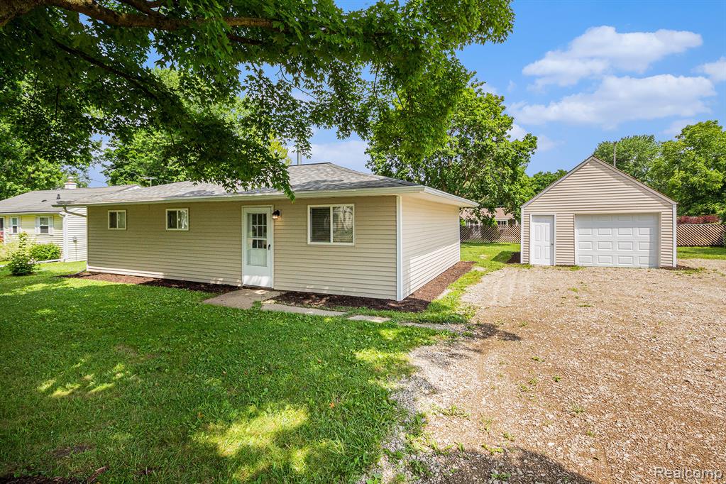 1297 Garfield Avenue , Burton, Michigan image 1