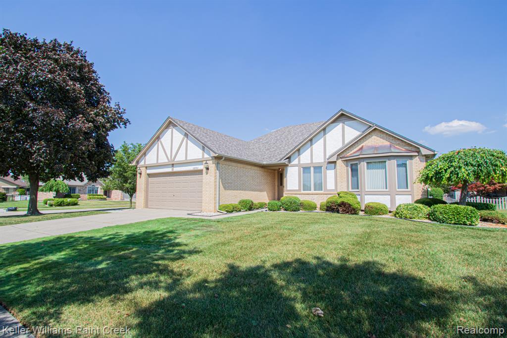 48600 Meadowcrest Drive , Macomb, Michigan image 1